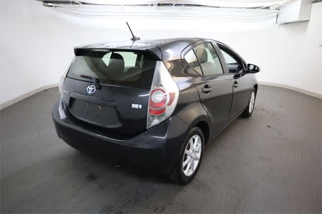 Thumbnail: 2014 Toyota Prius c - 7