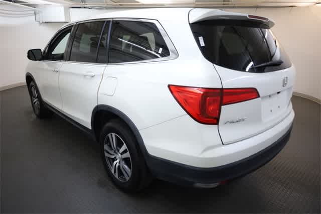 Thumbnail: 2017 Honda Pilot - 4