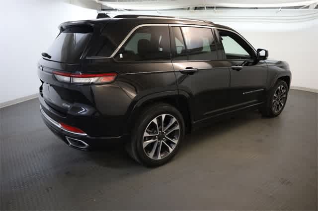 2022 Jeep Grand Cherokee Overland 8