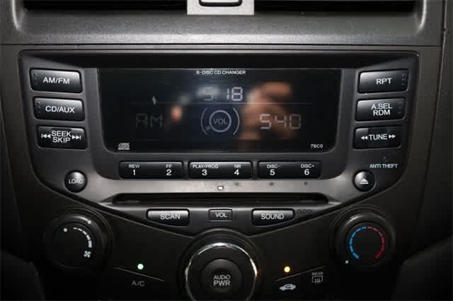Thumbnail: 2004 Honda Accord - 27