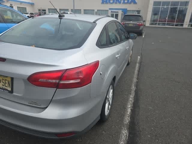 Thumbnail: 2015 Ford Focus - 11