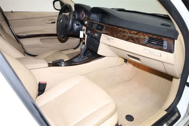 Thumbnail: 2011 BMW 3 Series - 19