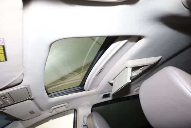 Thumbnail: 2011 Honda Odyssey - 20