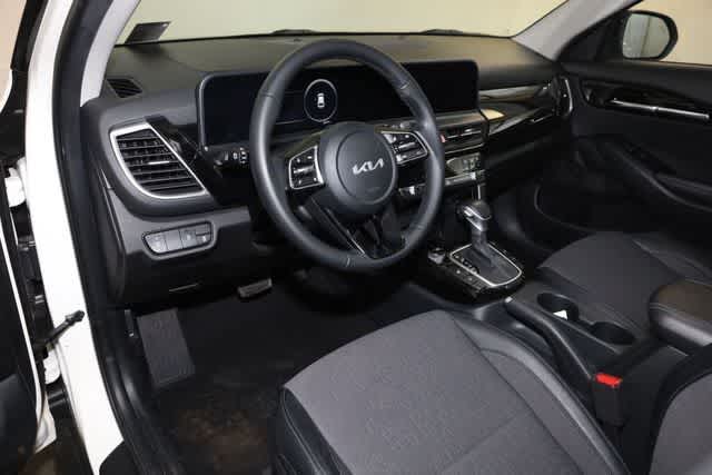 Thumbnail: 2024 Kia Seltos - 14