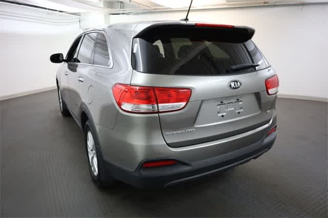 Thumbnail: 2017 Kia Sorento - 5
