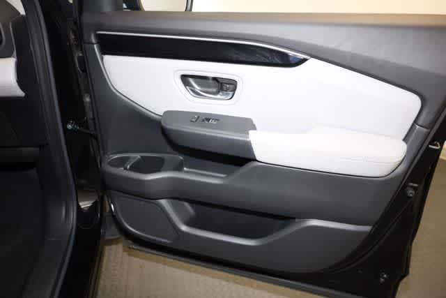 Thumbnail: 2023 Honda Pilot - 30