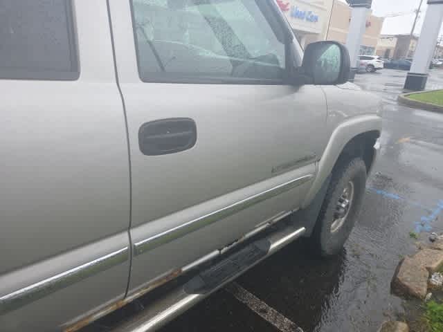 2004 GMC Sierra 2500  17
