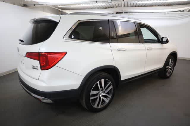 Thumbnail: 2016 Honda Pilot - 8