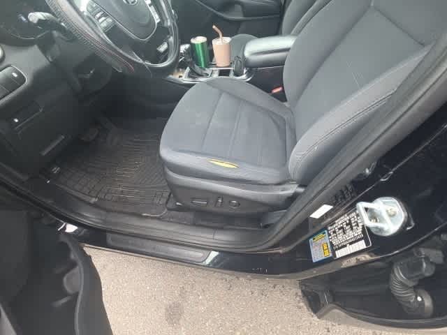 2019 Kia Sorento LX 26