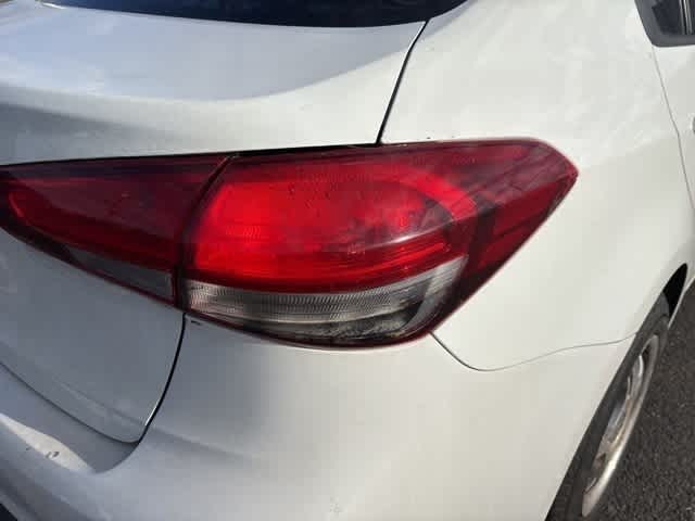 Thumbnail: 2018 Kia Forte - 27