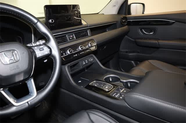 2023 Honda Pilot Touring 23