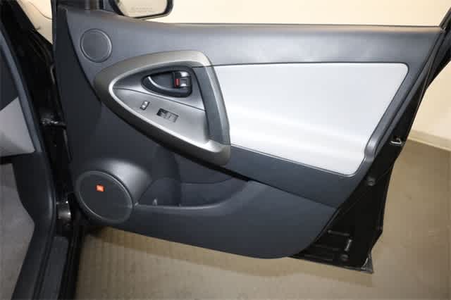 Thumbnail: 2011 Toyota RAV4 - 22