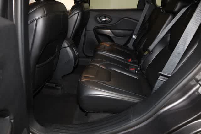 Thumbnail: 2019 Jeep Cherokee - 21