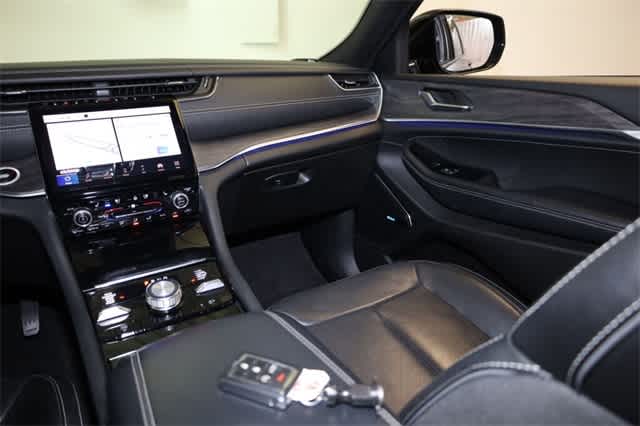 2022 Jeep Grand Cherokee Overland 18