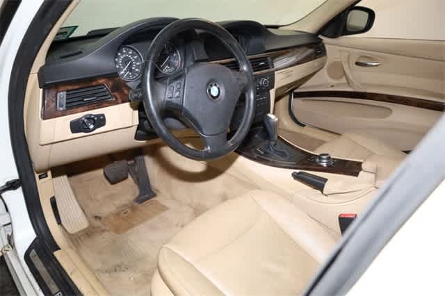 Thumbnail: 2011 BMW 3 Series - 14