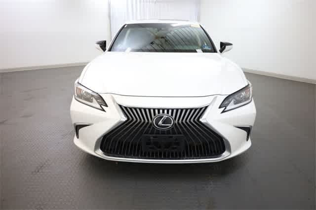 Thumbnail: 2020 Lexus ES - 12