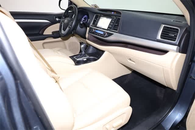 Thumbnail: 2018 Toyota Highlander - 19