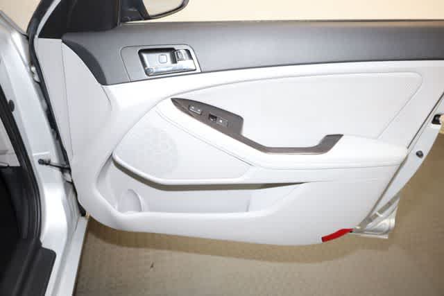 Thumbnail: 2012 Kia Optima - 30