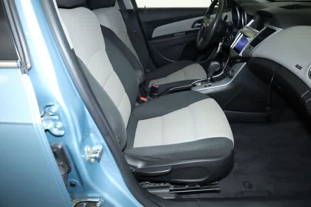 Thumbnail: 2012 Chevrolet Cruze - 32
