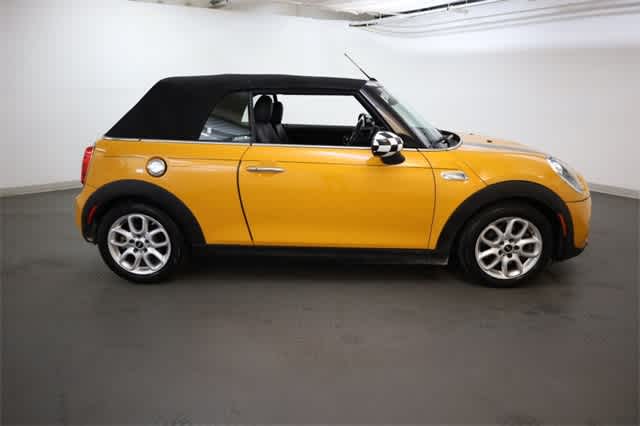 Thumbnail: 2018 MINI Cooper Convertible - 9