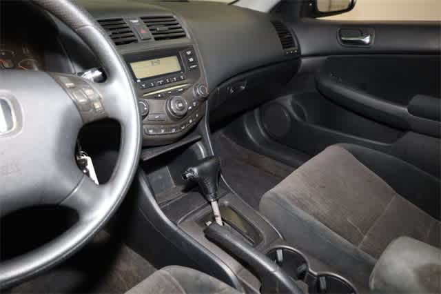 Thumbnail: 2004 Honda Accord - 23