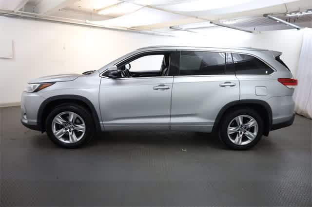 Thumbnail: 2019 Toyota Highlander - 3