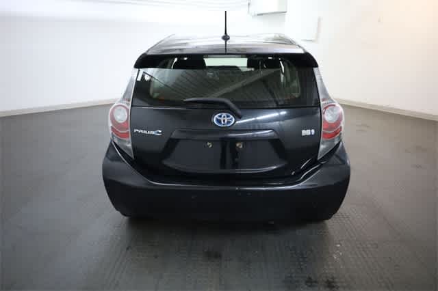 Thumbnail: 2014 Toyota Prius c - 6