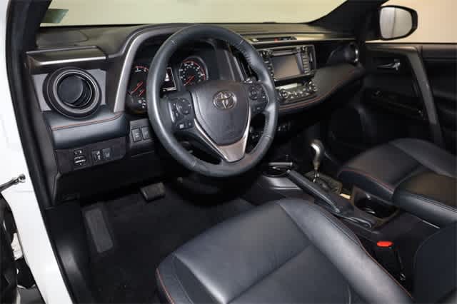 Thumbnail: 2018 Toyota RAV4 - 14