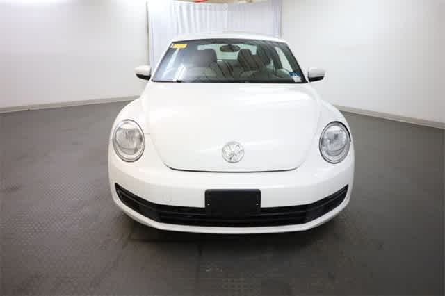 Thumbnail: 2015 Volkswagen Beetle - 12