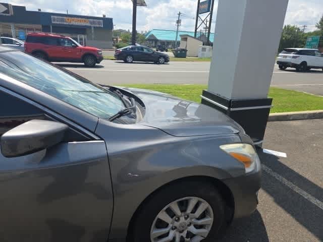 Thumbnail: 2015 Nissan Altima - 17