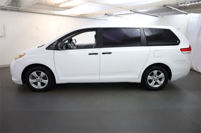 Thumbnail: 2011 Toyota Sienna - 3