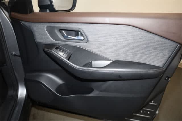 Thumbnail: 2023 Nissan Rogue - 22