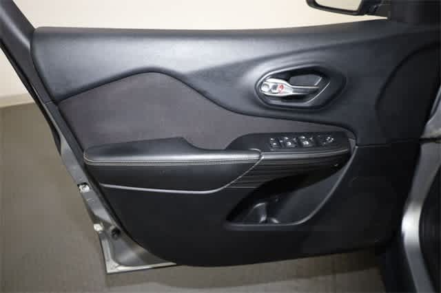 Thumbnail: 2015 Jeep Cherokee - 13