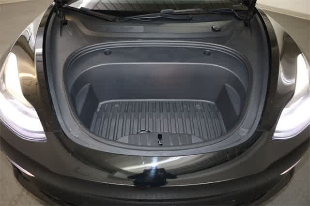 Thumbnail: 2022 Tesla Model 3 - 32