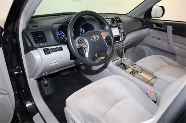Thumbnail: 2013 Toyota Highlander - 14