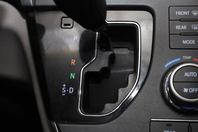 Thumbnail: 2017 Toyota Sienna - 30