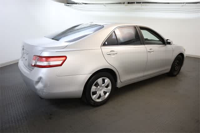 2010 Toyota Camry LE 8