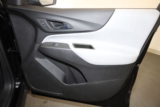Thumbnail: 2022 Chevrolet Equinox - 32