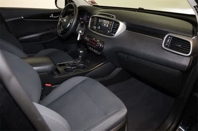Thumbnail: 2019 Kia Sorento - 19