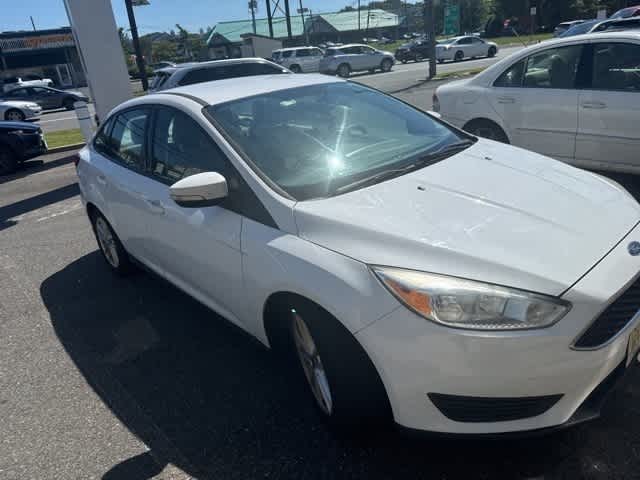 Thumbnail: 2015 Ford Focus - 8
