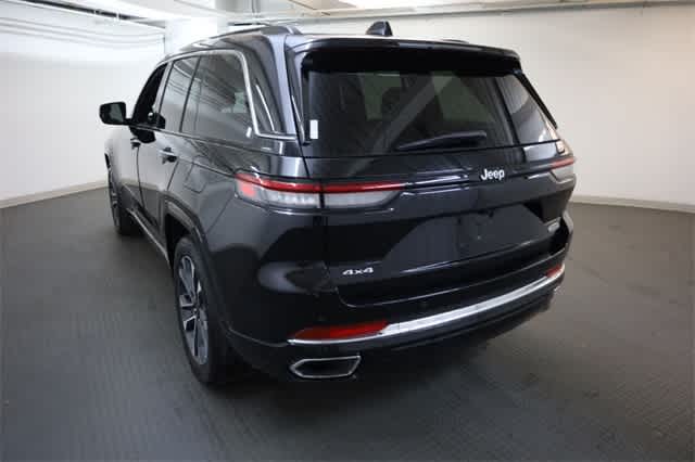 2022 Jeep Grand Cherokee Overland 5