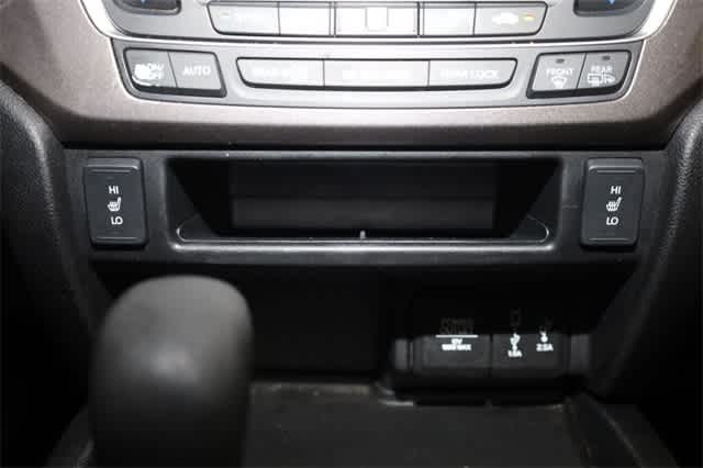 Thumbnail: 2017 Honda Pilot - 32