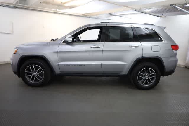 Thumbnail: 2017 Jeep Grand Cherokee - 3