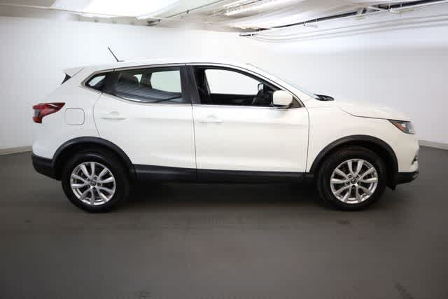 Thumbnail: 2020 Nissan Rogue Sport - 9