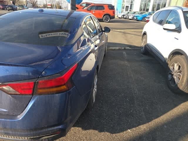 Thumbnail: 2020 Nissan Altima - 11