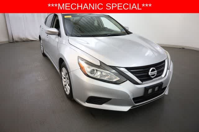 Thumbnail: 2016 Nissan Altima - 11