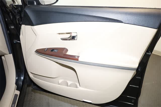Thumbnail: 2013 Toyota Venza - 22