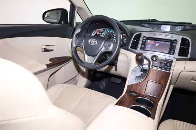 Thumbnail: 2013 Toyota Venza - 16