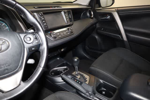 Thumbnail: 2017 Toyota RAV4 - 15