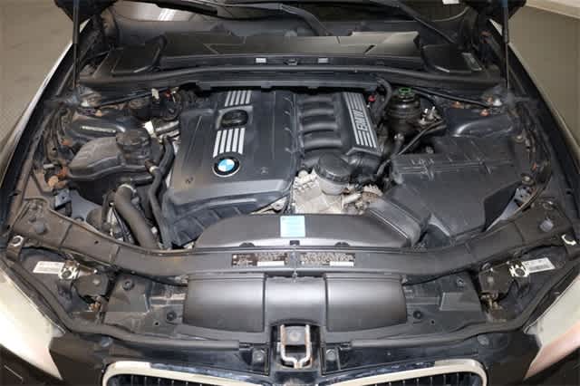 Thumbnail: 2011 BMW 3 Series - 34